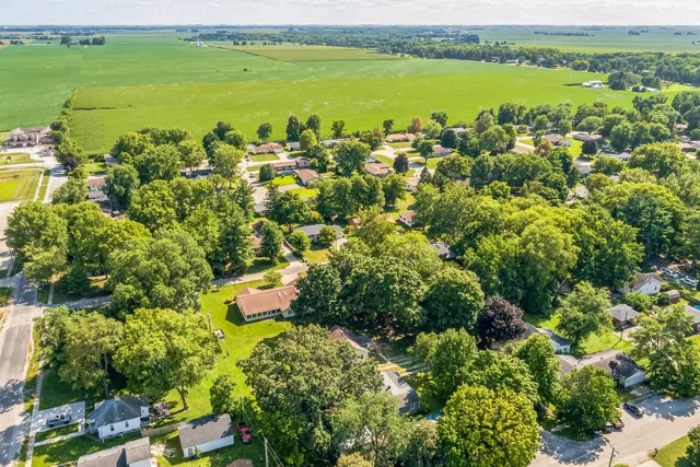 $185,000 | 406 South 4th Street, St. Joseph, IL 61873