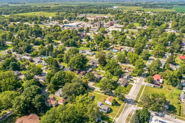 $185,000 | 406 South 4th Street, St. Joseph, IL 61873