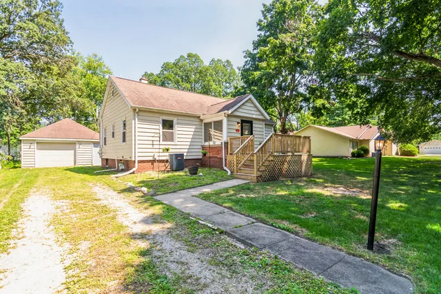 $185,000 | 406 South 4th Street, St. Joseph, IL 61873