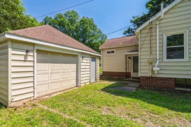 $185,000 | 406 South 4th Street, St. Joseph, IL 61873