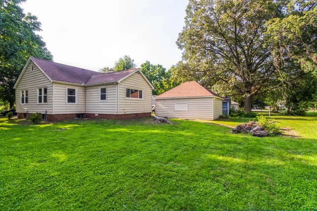 $185,000 | 406 South 4th Street, St. Joseph, IL 61873