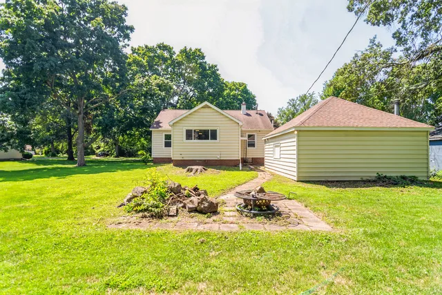 $185,000 | 406 South 4th Street, St. Joseph, IL 61873