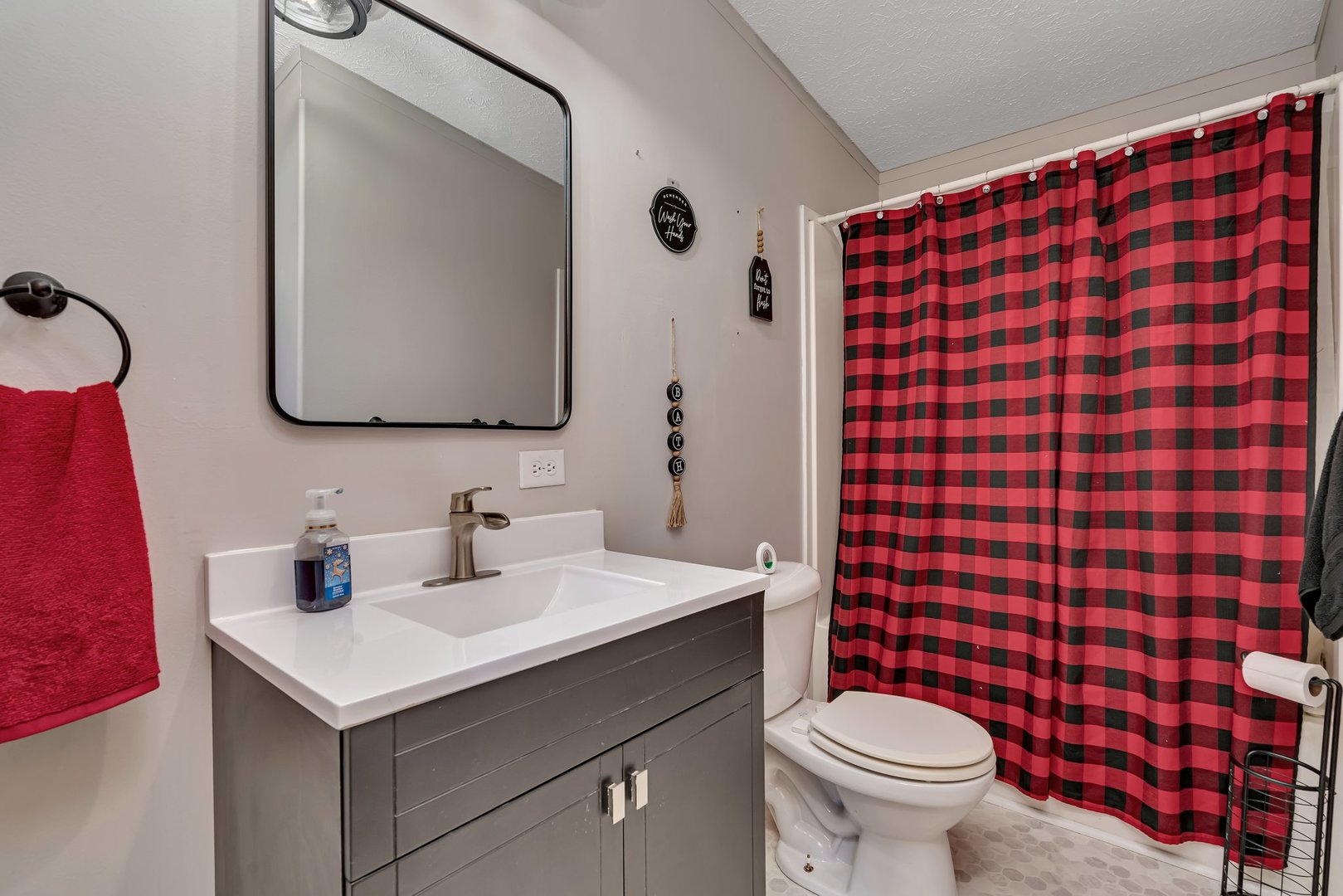 2389 East 29th Road Seneca, IL 61360 - Photo 26 of 46 a bathroom with a sink toilet and shower