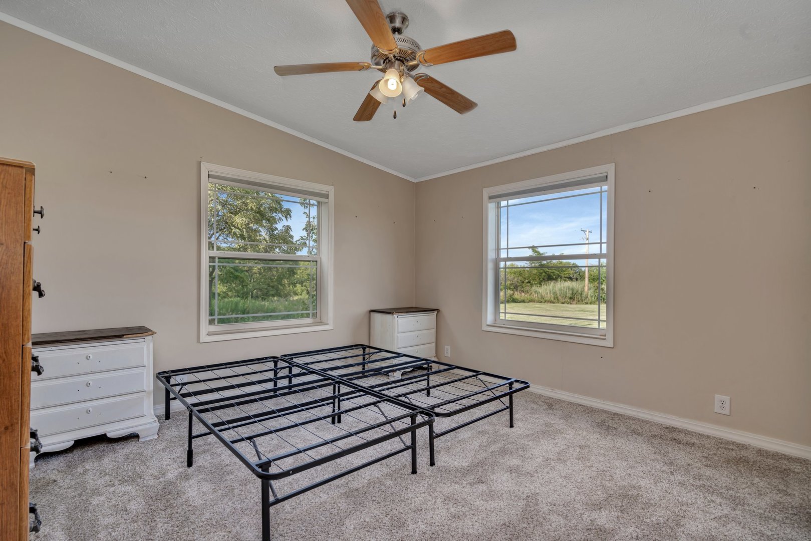 2389 East 29th Road Seneca, IL 61360 - Photo 27 of 46 a living room with furniture and a window