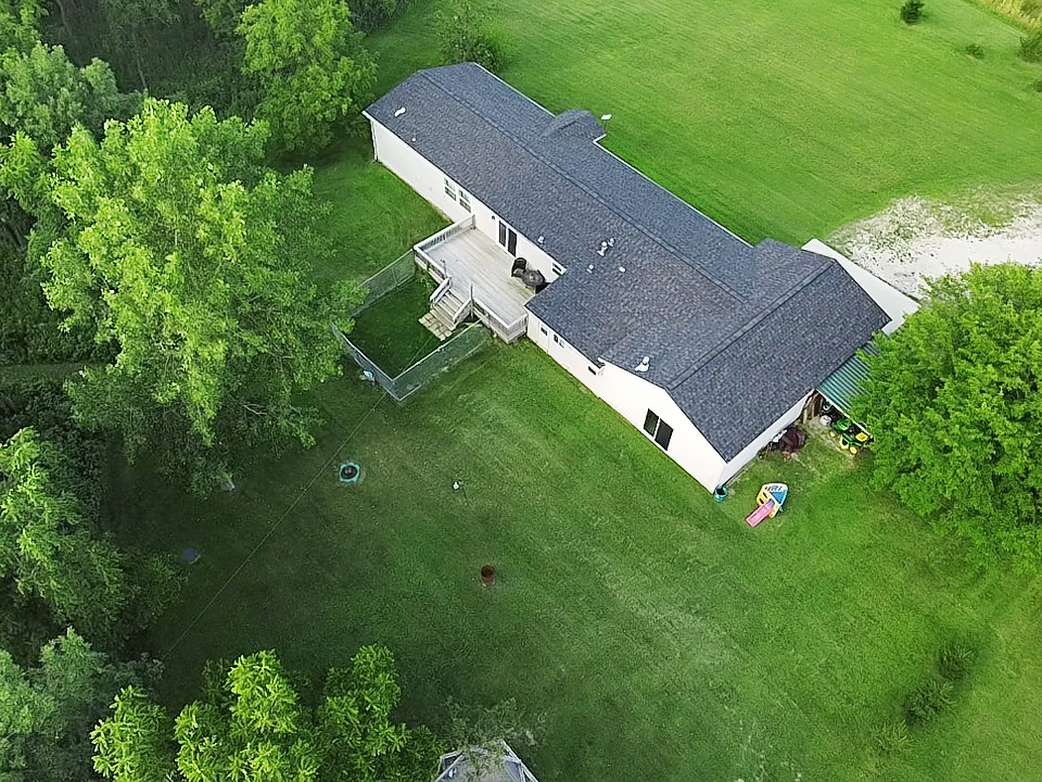2389 East 29th Road Seneca, IL 61360 - Photo 3 of 46 an aerial view of a house