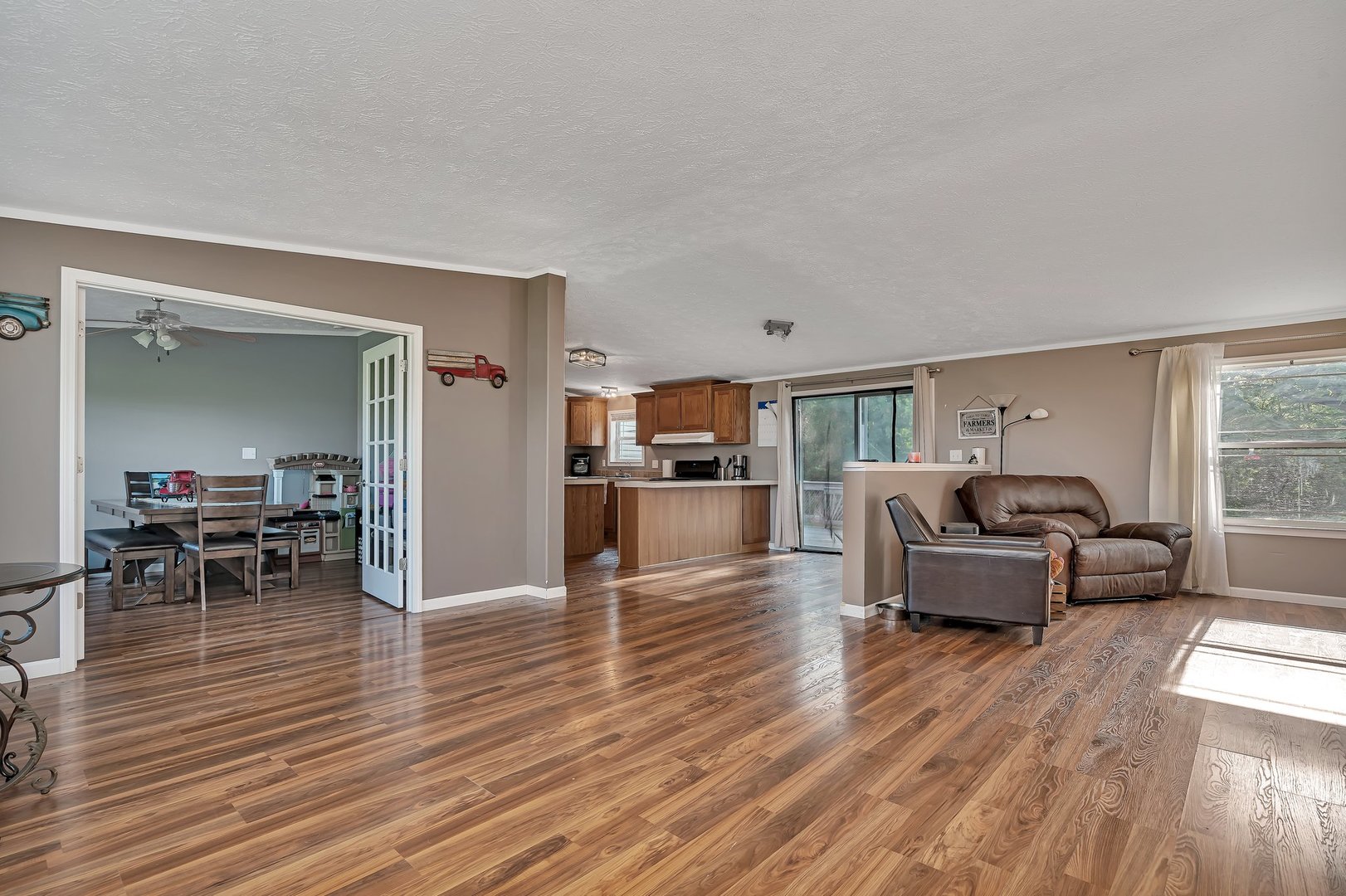2389 East 29th Road Seneca, IL 61360 - Photo 8 of 46 a living room with furniture and a wooden floor