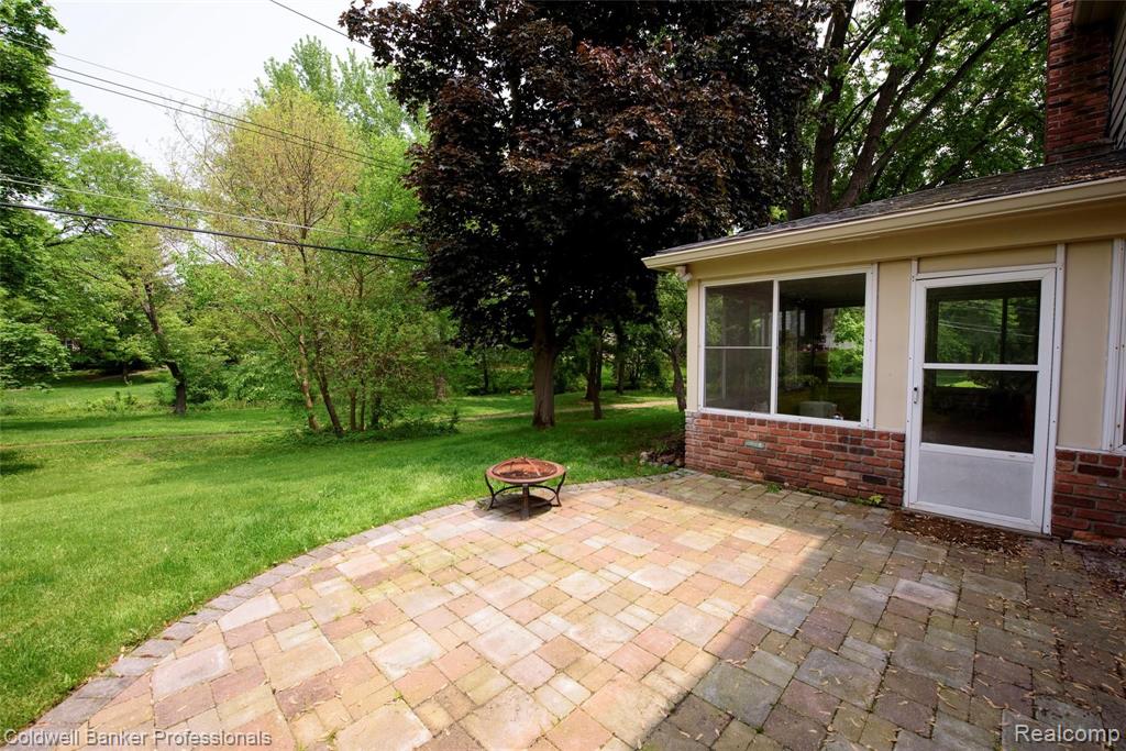 29870 Fox Grove Road Farmington, MI 48334 - Photo 31 of 35