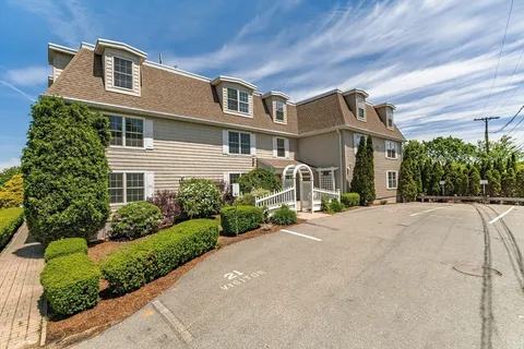 $729,000 | 3 Pirmi Lane, Unit 1, Gloucester, MA 01930