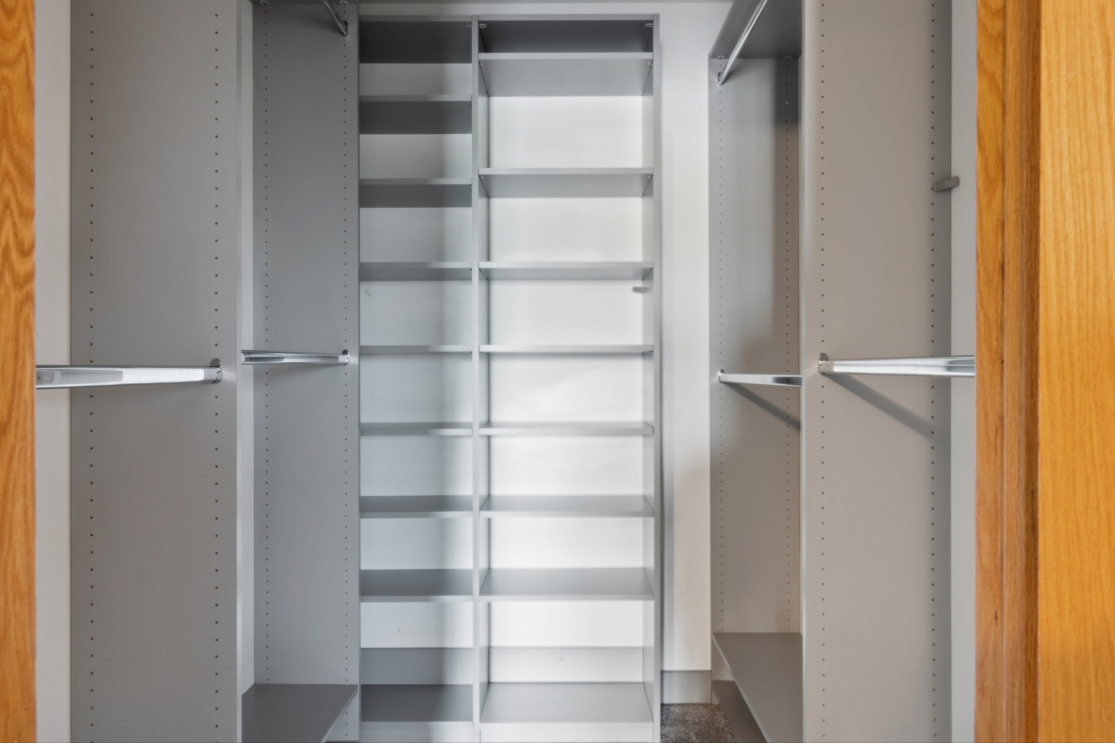 5356 Dixie Drive, Unit 5356 Alsip, IL 60803 - Photo 12 of 20 a view of an empty walk in closet