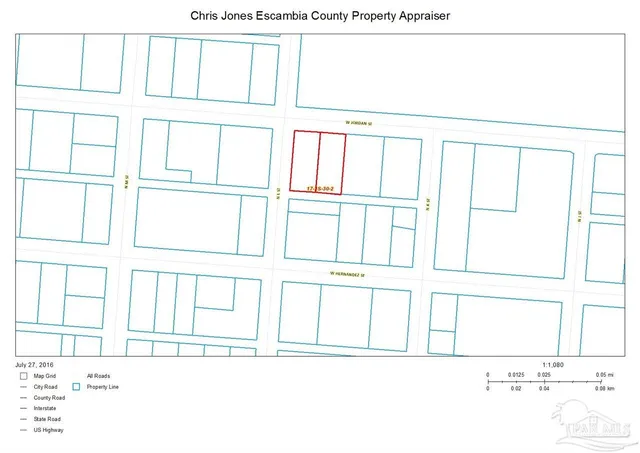 a black and white photo of a floor