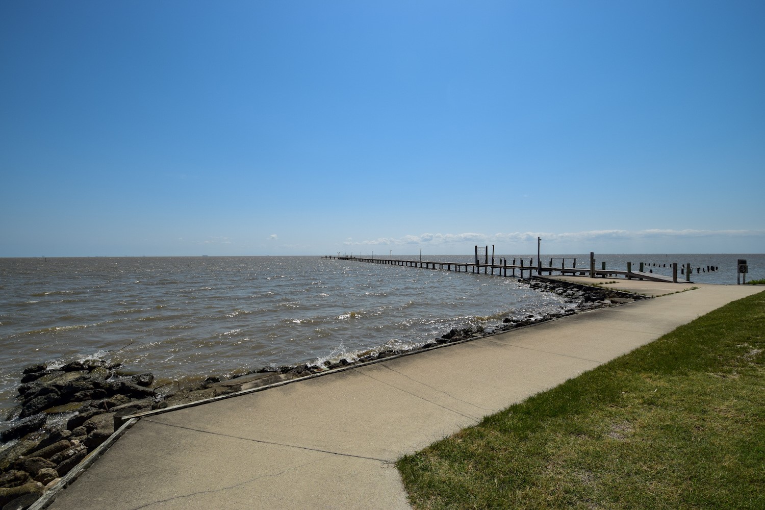 0 James Street Anahuac, TX 77514 - Photo 20 of 35 a view of an ocean and beach