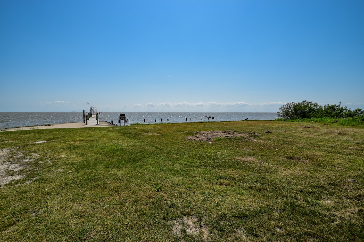 0 James Street Anahuac, TX 77514 - Photo 21 of 35 a view of an ocean