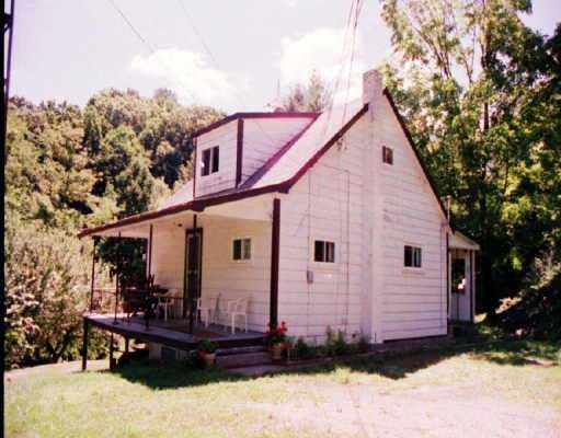 1621 Ridge Street Coraopolis, PA 15108 - Photo 1 of 1 Gallery Image 1