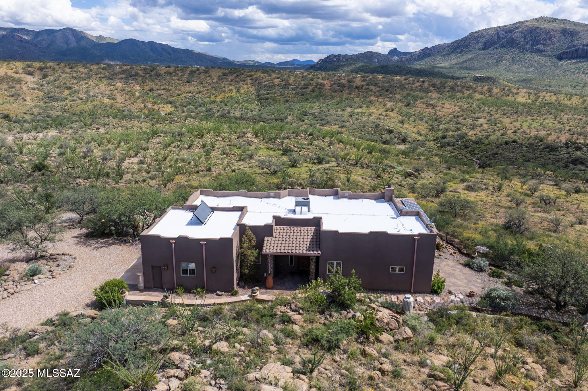 51 Doc Hudson Court Rio Rico, AZ 85648 - Photo 2 of 49 Gallery Image 2