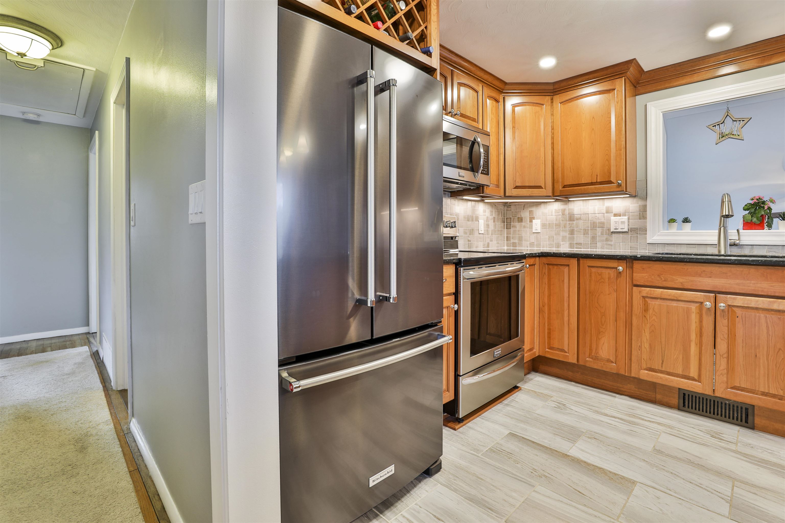 6 Crestview Terrace Stratham, NH 03885 - Photo 12 of 37