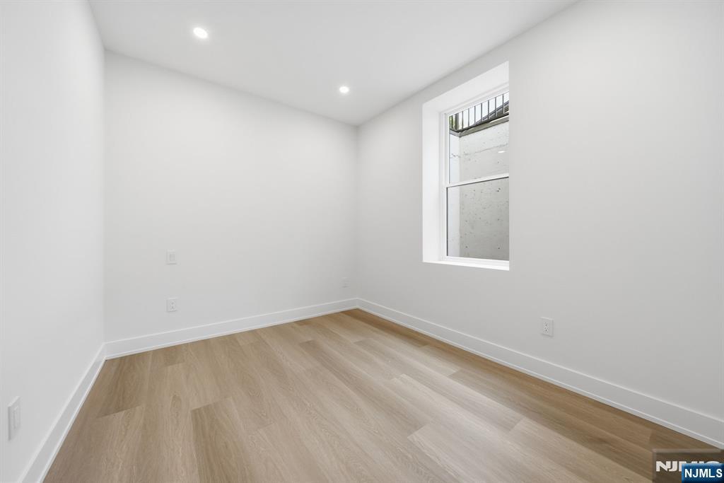 224 Riveredge Road Tenafly, NJ 07670 - Photo 32 of 39 Gallery Image 32
