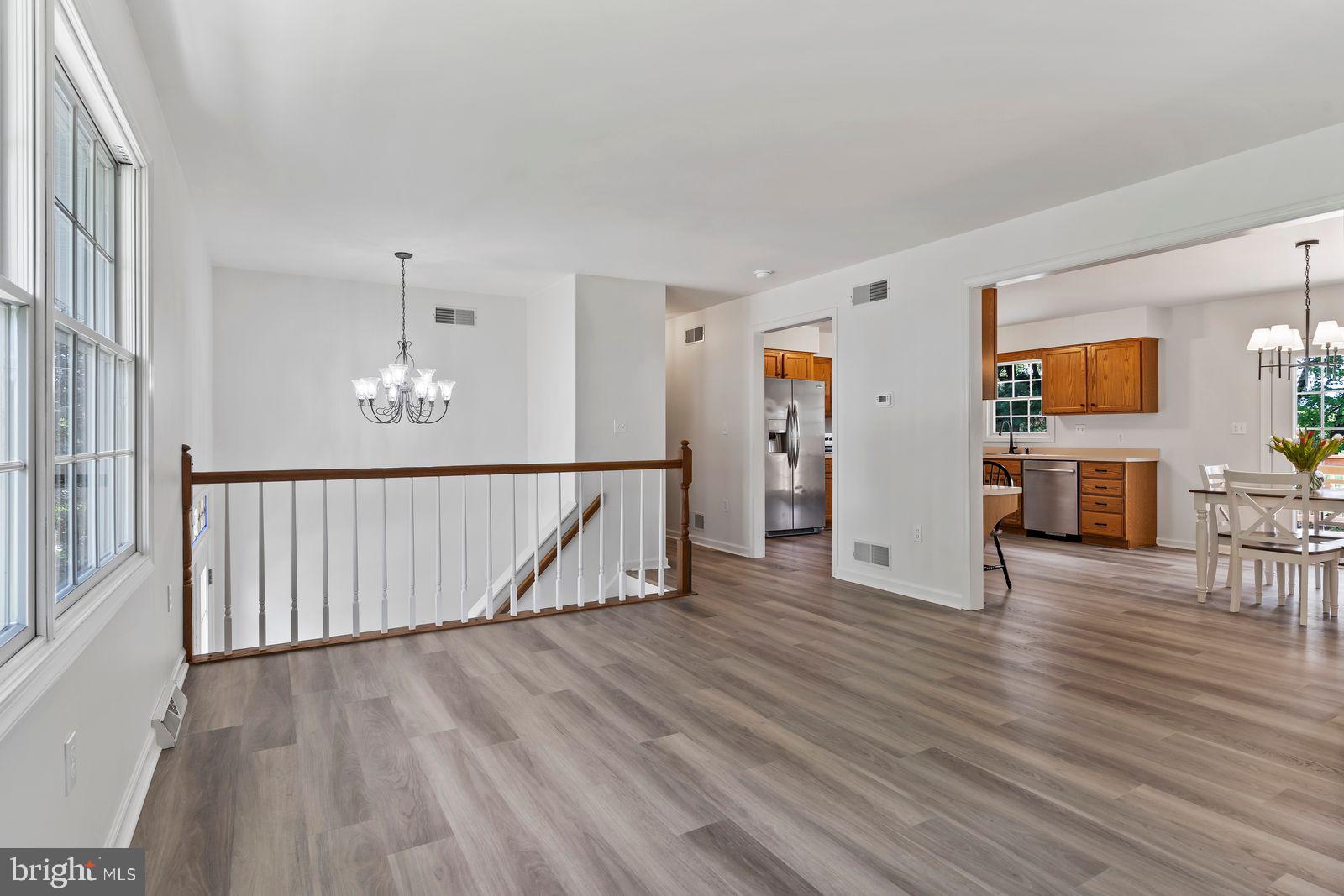 119 Chester Road Enola, PA 17025 - Photo 6 of 39 Living Room