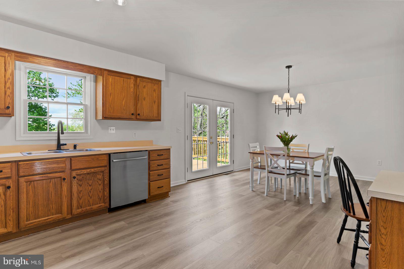 119 Chester Road Enola, PA 17025 - Photo 10 of 39 Kitchen & Dining