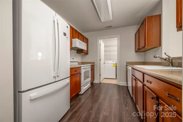 $231,500 | 20 Foxden Drive, Unit 301, Fletcher, NC 28732