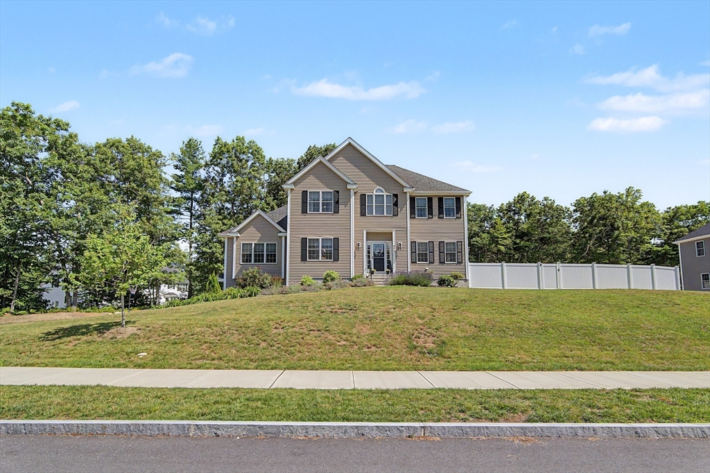 377 Rebecca Road Northbridge, MA 01588 - Photo 6 of 40