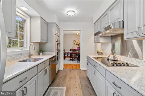 $819,000 | 4716 Sunflower Drive, Rockville, MD 20853
