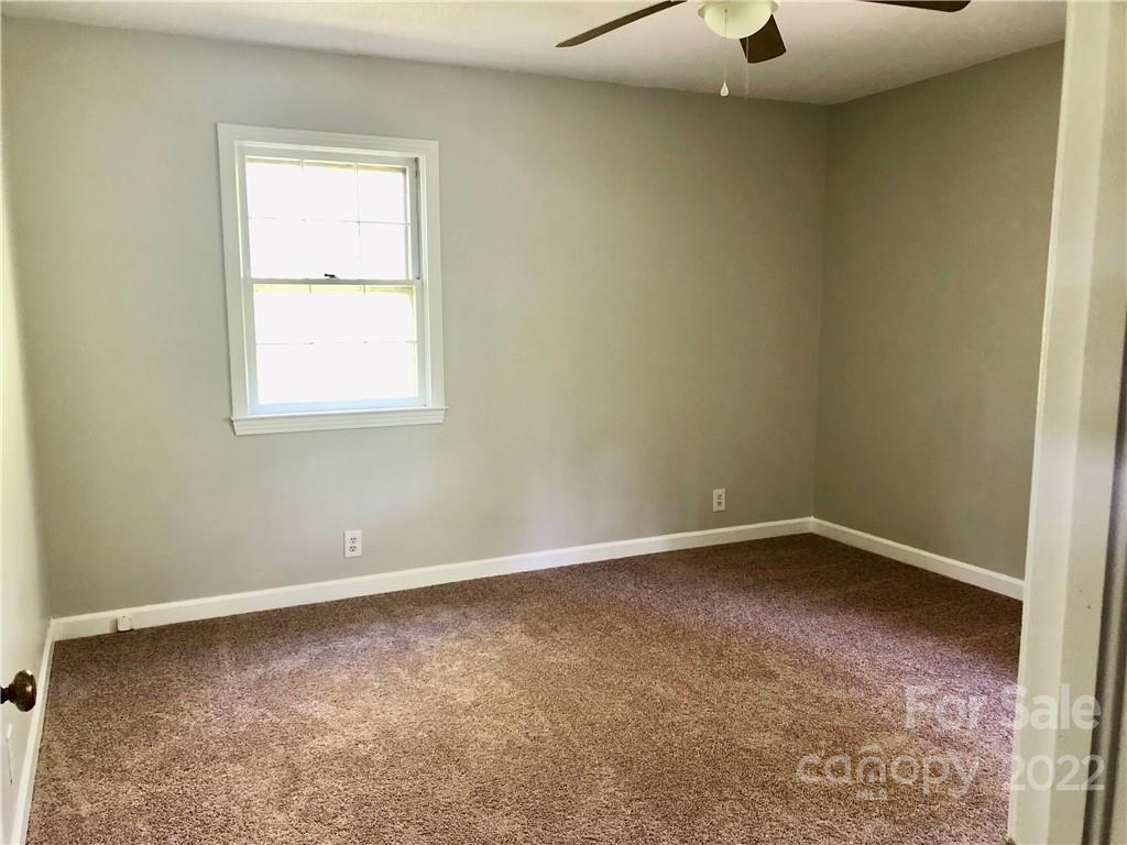 142 Koontz Road Mocksville, NC 27028 - Photo 15 of 47 an empty room with a window