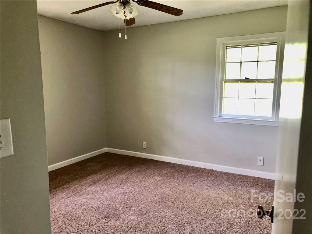 142 Koontz Road Mocksville, NC 27028 - Photo 16 of 47 an empty room with a window