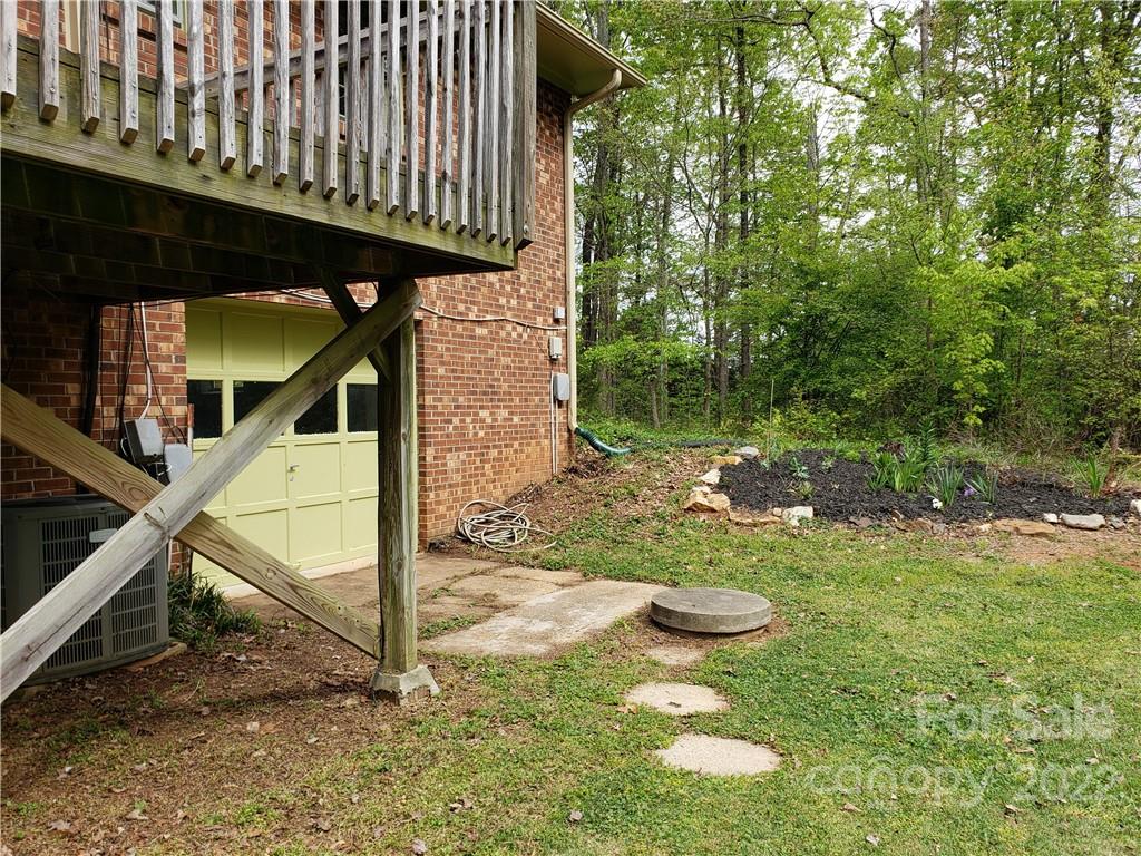 142 Koontz Road Mocksville, NC 27028 - Photo 28 of 47 a view of a backyard with trampoline