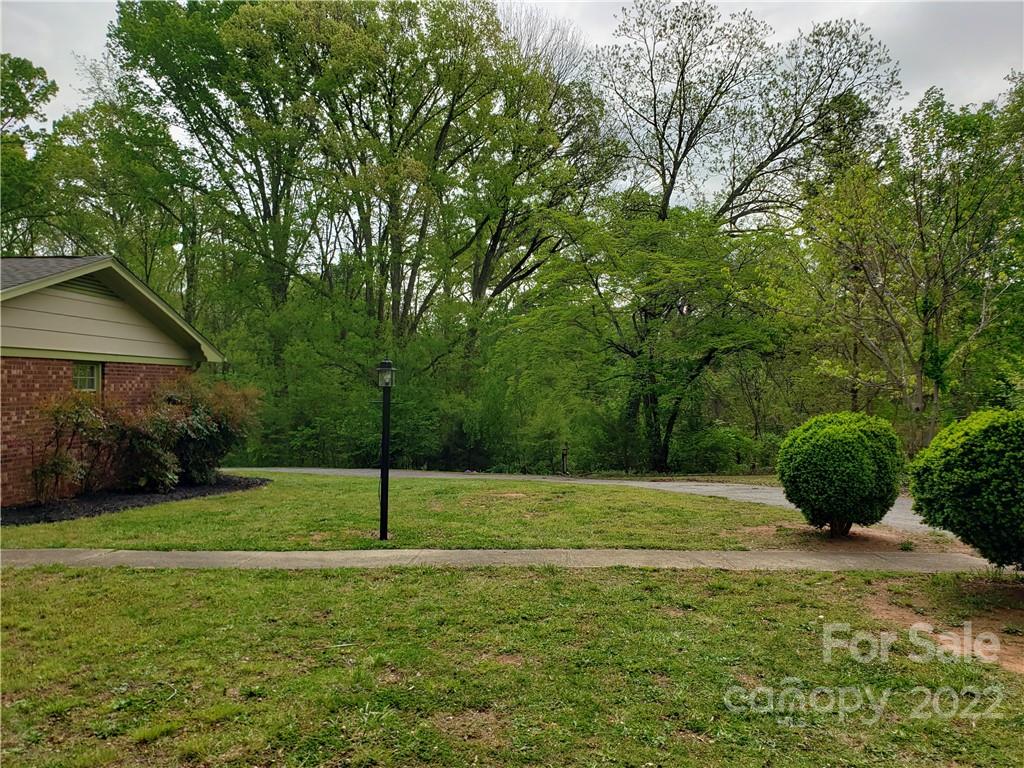 142 Koontz Road Mocksville, NC 27028 - Photo 31 of 47 a view of a backyard