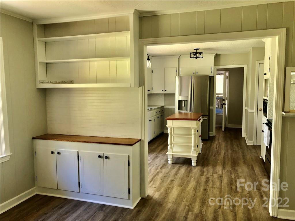 142 Koontz Road Mocksville, NC 27028 - Photo 7 of 47 a living room with furniture and wooden floor