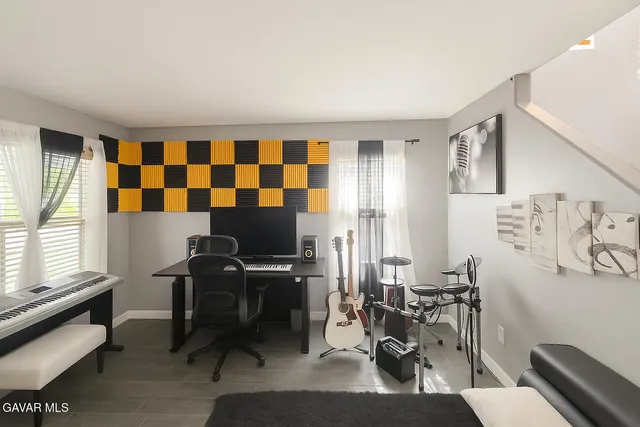 $3,500 | 40345 Pantano Road, Palmdale, CA 93550