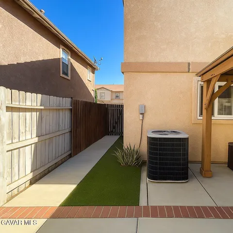 $3,500 | 40345 Pantano Road, Palmdale, CA 93550