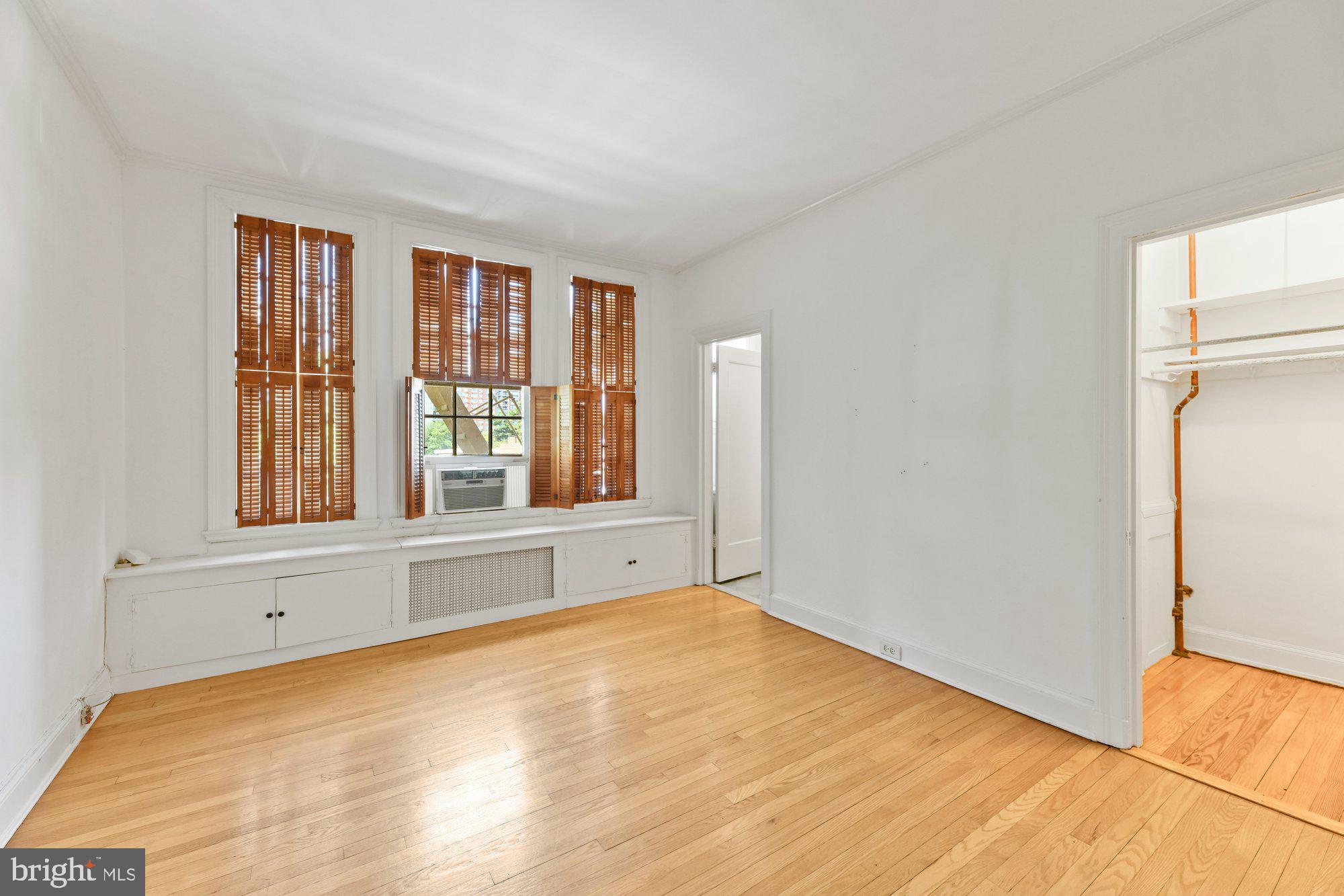 3902 Canterbury Road, Unit 2A Baltimore, MD 21218 - Photo 23 of 30 Large Closet