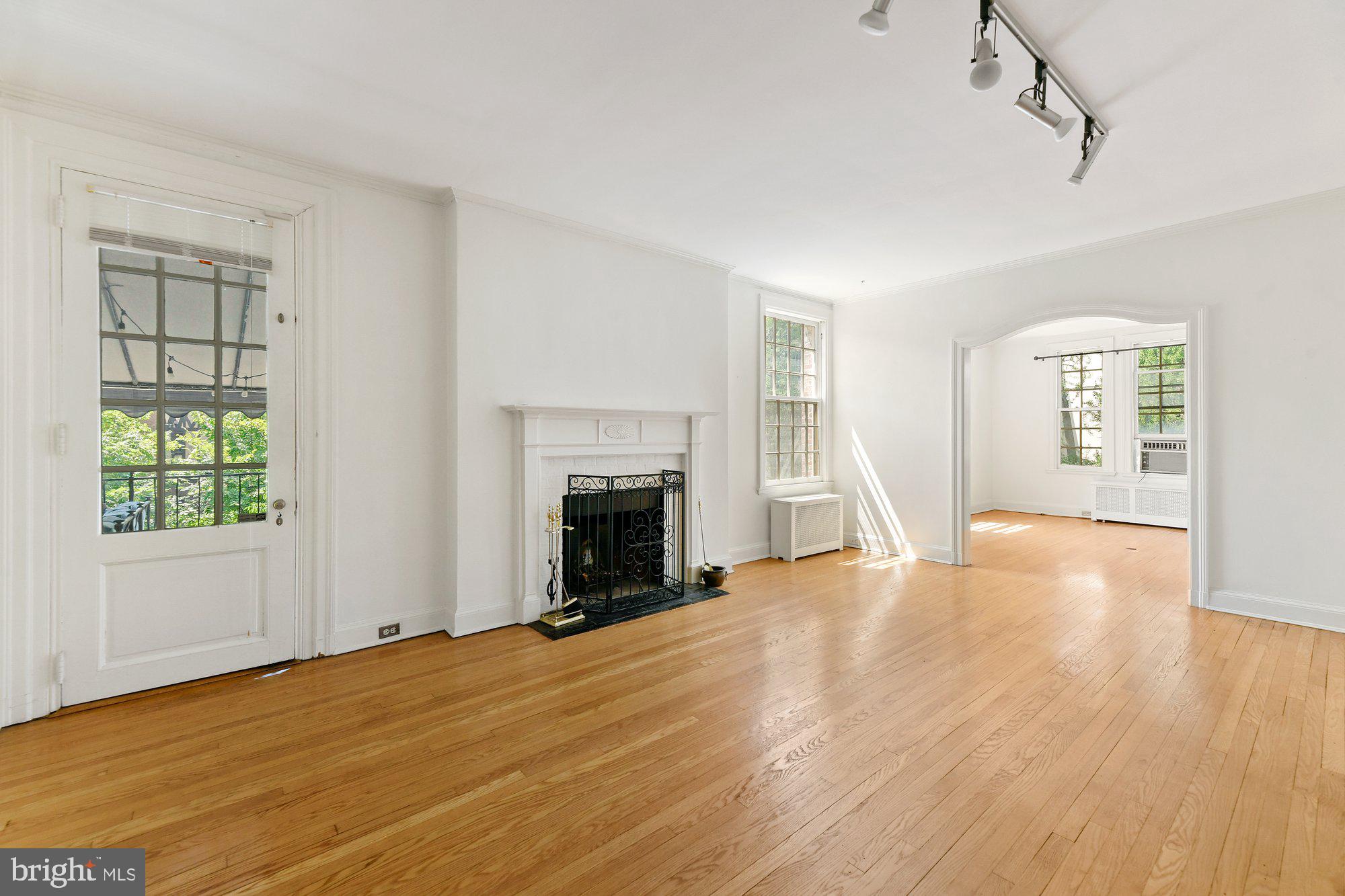 3902 Canterbury Road, Unit 2A Baltimore, MD 21218 - Photo 5 of 30 Living Room
