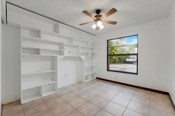 $300,000 | 126 Sherwood Circle, Unit 12D, Jupiter, FL 33458