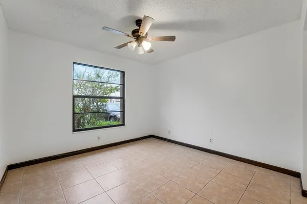 $300,000 | 126 Sherwood Circle, Unit 12D, Jupiter, FL 33458