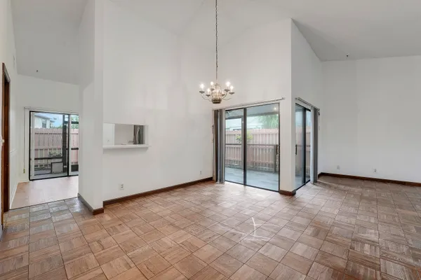 $300,000 | 126 Sherwood Circle, Unit 12D, Jupiter, FL 33458