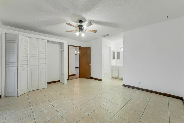 $300,000 | 126 Sherwood Circle, Unit 12D, Jupiter, FL 33458