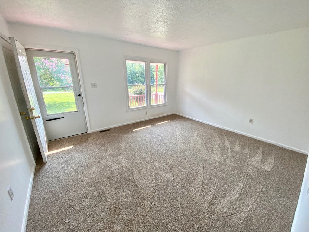 577 Schutt Road Burkeville, VA 23922 - Photo 3 of 20 Gallery Image 3