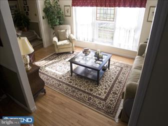 136 Coopers Kill Road Delran, NJ 08075 - Photo 2 of 6 Living Room