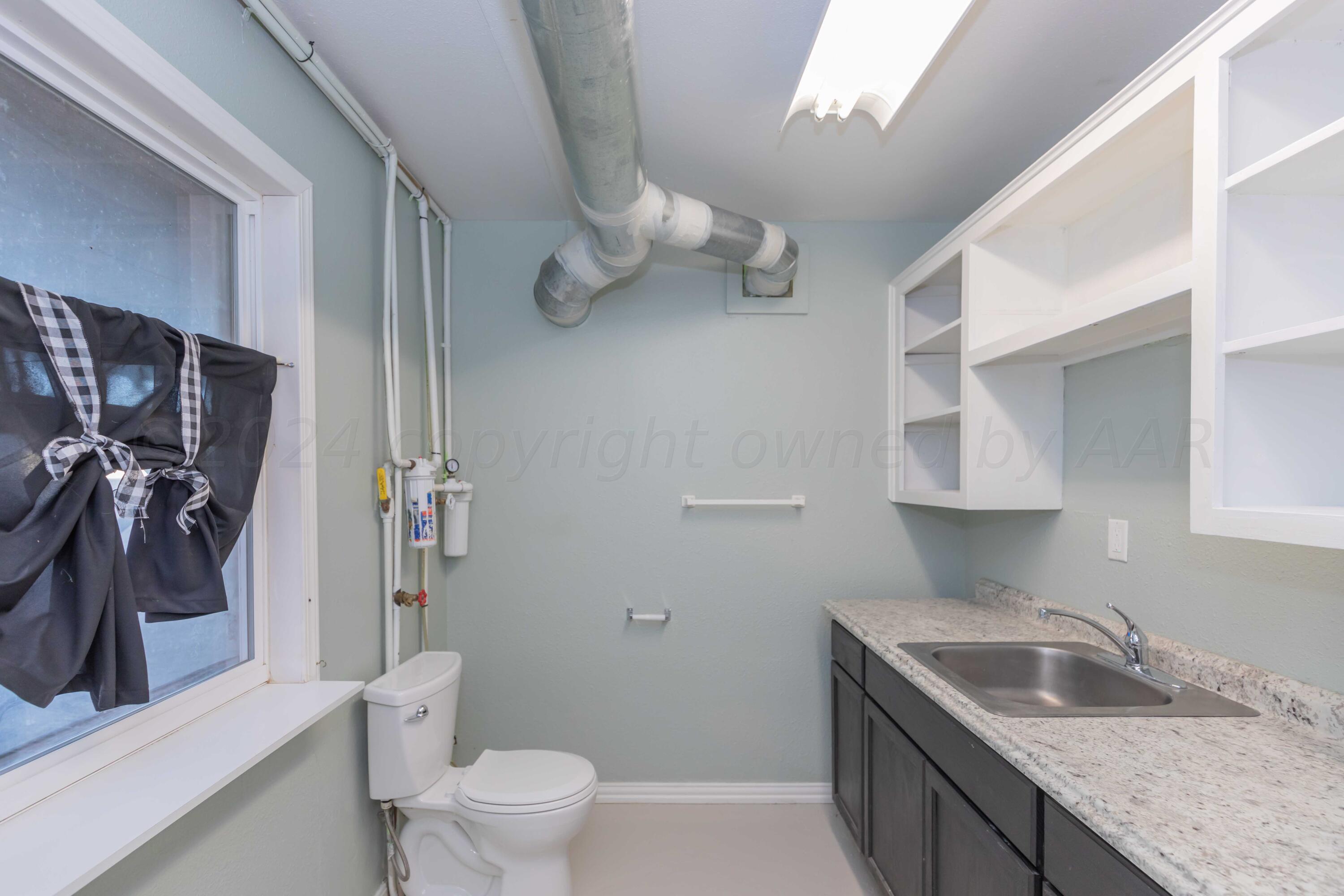 1800 West McCormick Road Amarillo, TX 79118 - Photo 50 of 92 BATHROOM 3 VIEW 2