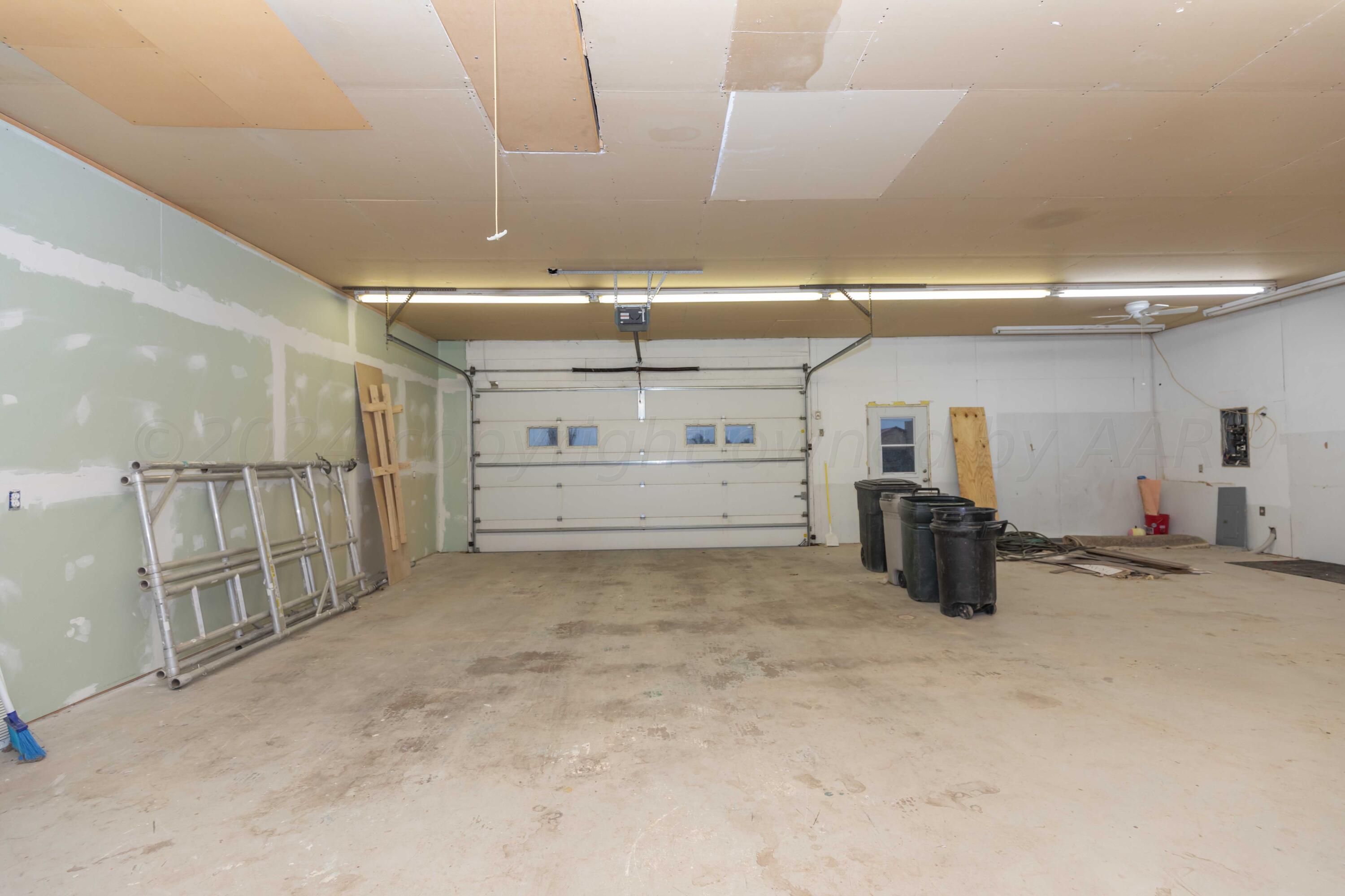 1800 West McCormick Road Amarillo, TX 79118 - Photo 70 of 92 SHOP MAIN ROOM