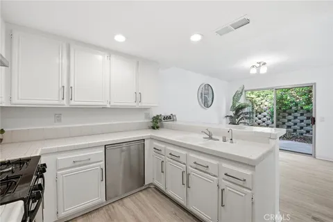$1,099,000 | 22 La Costa Court, Laguna Beach, CA 92651