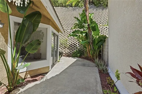 $1,099,000 | 22 La Costa Court, Laguna Beach, CA 92651