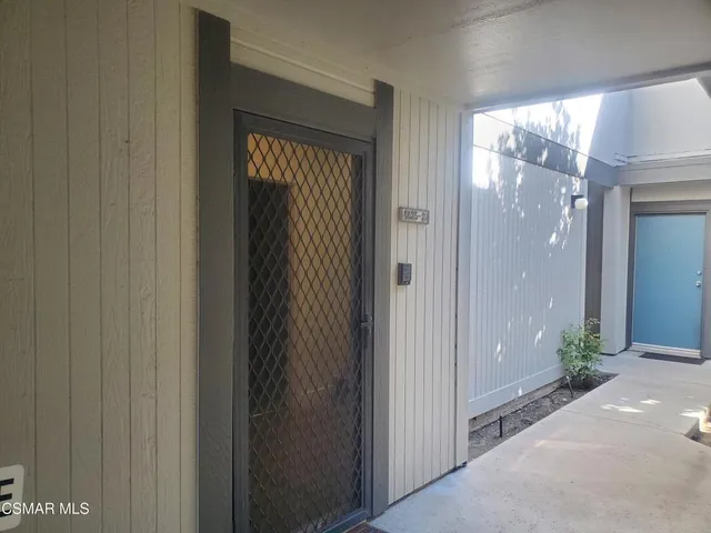 $2,995 | 6525 Twin Cir Lane, Unit 2, Simi Valley, CA 93063