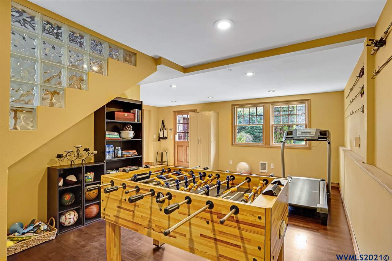 3741 Croisan Creek Road Salem, OR 97302 - Photo 23 of 42 Gallery Image 23