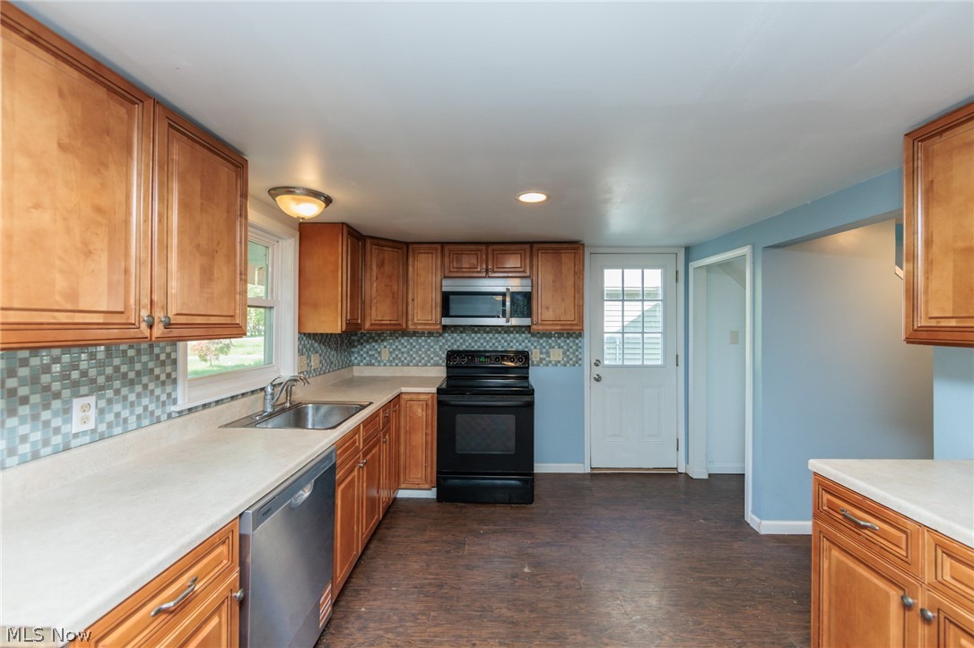 6035 Chapel Road Madison, OH 44057 - Photo 10 of 16