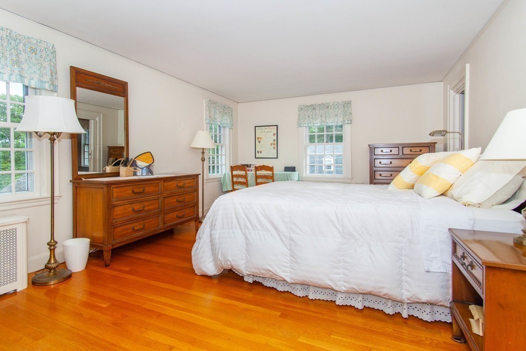 11 Paul Revere Road Needham, MA 02494 - Photo 12 of 23 Gallery Image 12