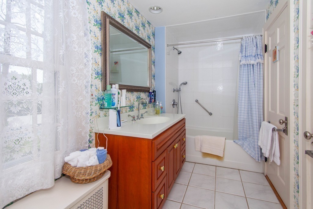 11 Paul Revere Road Needham, MA 02494 - Photo 18 of 23 Gallery Image 18