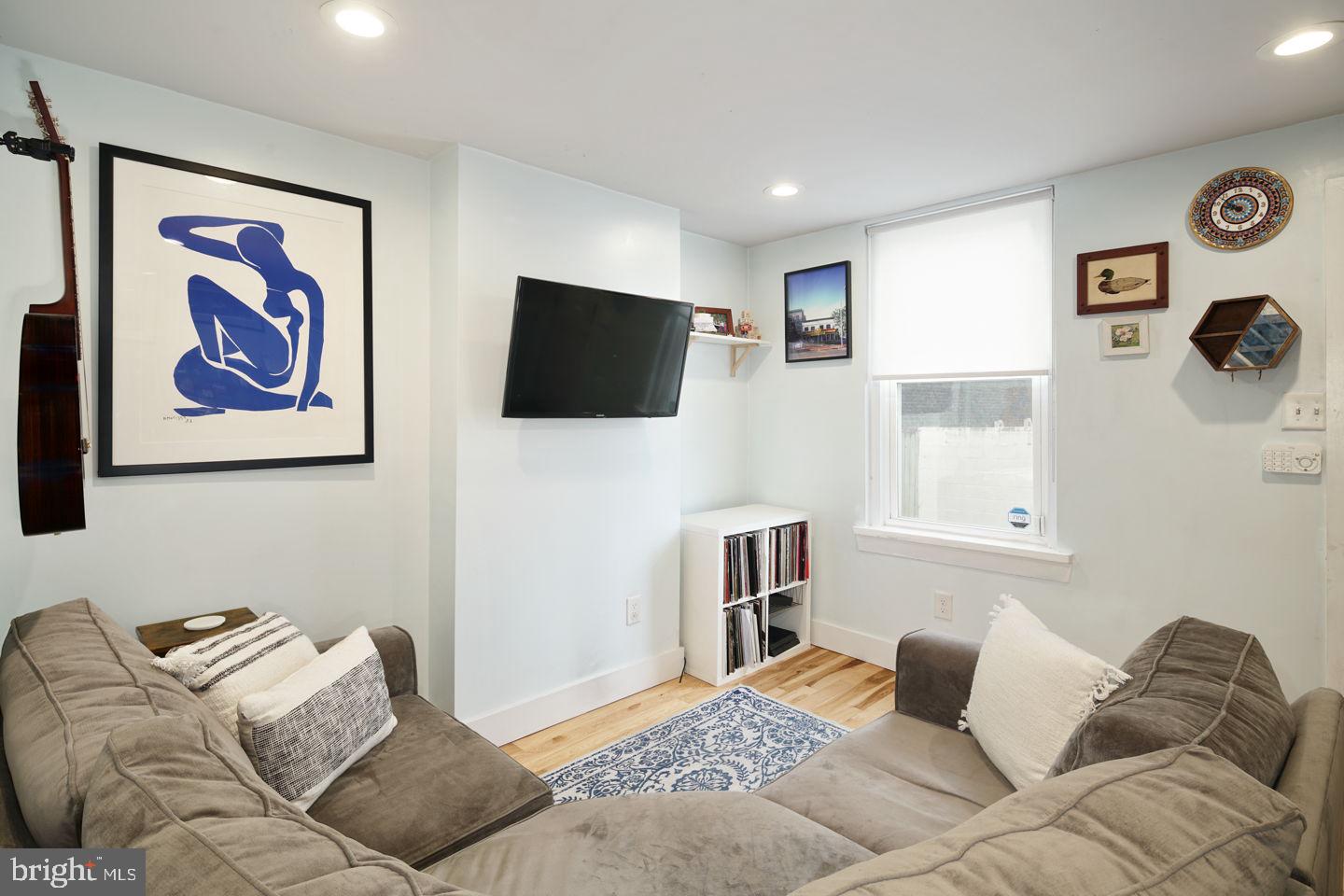 2517 East Gordon Street Philadelphia, PA 19125 - Photo 5 of 20 Living room